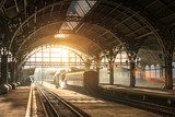 Amanecer en estación ferroviaria histórica