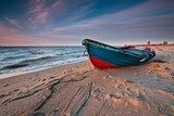 Atardecer en la orilla del mar