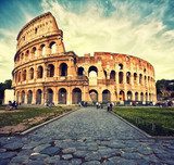 Atardecer sobre el Coliseo Romano