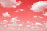Atardecer suspendido en nubes blancas