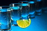 Brillo y frescura en azul y limón