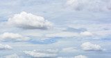 Cielos infinitos y nubes esponjosas